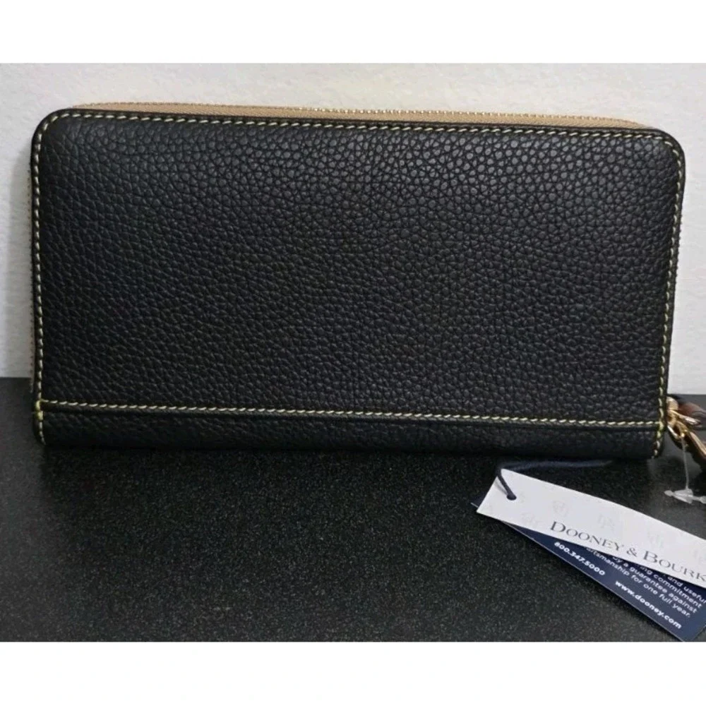 NEW Dooney‎ & Bourke Pebble Grain Big Zip Around Wristlet  Wallet Clutch Black